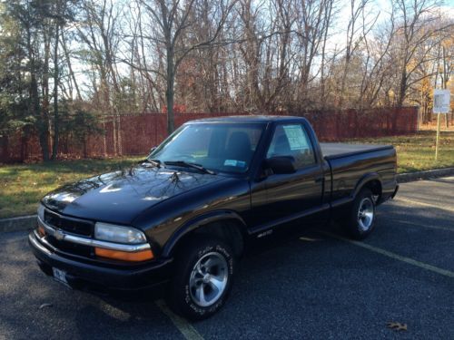 Purchase used 2000 chevy s10 2wd 2.2 5 spd in Coram, New