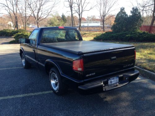 Purchase used 2000 chevy s10 2wd 2.2 5 spd in Coram, New