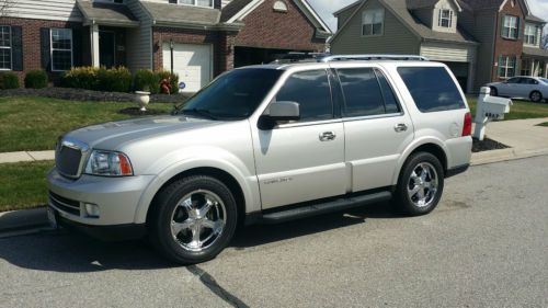 2005 lincoln navigator...only 73, 500 miles...suv 4 wheel drive loaded