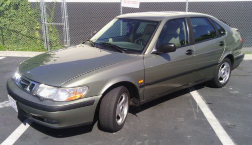 1999 saab 9-3 base hatchback 4-door 2.0l