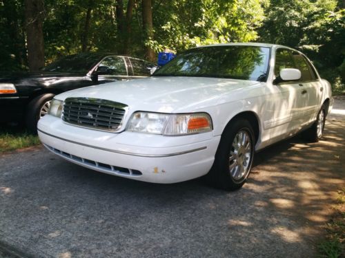 White ford crown victoria lx in excellent condition