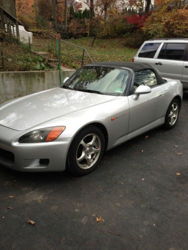 2002 honda s2000 (silver w. blk leather) in great condition and ready to go!!!!