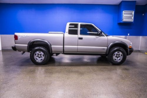 4x4 low miles 56k extended cab bed liner utility box cloth power locks &amp; windows