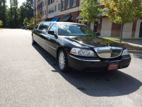 2005 lincoln town car executive l limousine 4-door 4.6l