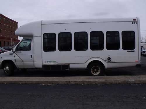 2001 ford e-450 econoline super duty custom cutaway van 2-door 7.3l handicap bus
