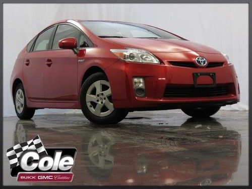 Hybrid, navigation, low mileage, 1 owner carfax, awesome gas mileage, we finance