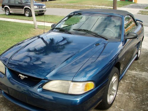 1998 ford mustang gt convertible, 58000 miles, great condition, loaded