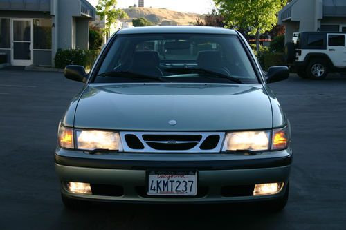 2000 saab 9-3 base hatchback 2-door 2.0l