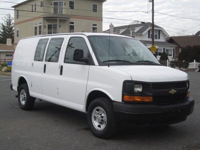2011 chevy express cargo 2500 1owner only 28k super clean runs great no reserve!