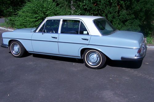 1966 mercedes benz 250 se (4 door)