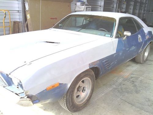 Dodge challenger nice solid project!!