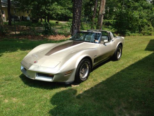 ***1982 chevrolet corvette collector edition low miles***