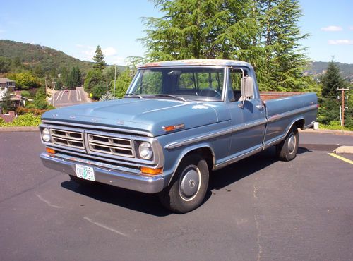 1972 ford sport custom. all original including 390 b.b. and a.c.