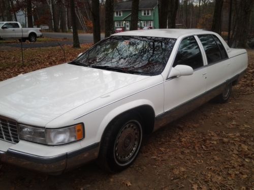 1996 cadillac fleetwood brougham 1 previous owner and 1 driver only 81k miles