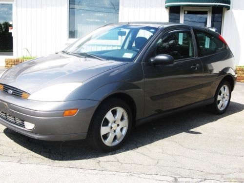 2002 ford focus zx3 5 speed manual 2-door hatchback non smoker no reserve