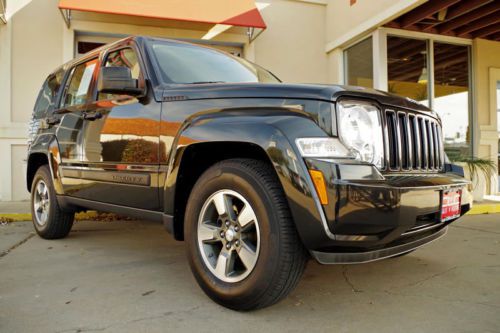 2008 jeep liberty 4x4, only 55k miles, automatic, super clean!