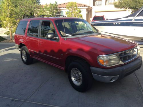 1999 ford explorer v8 4 door red