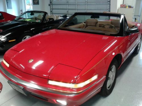 Beautiful 1990 buick reatta red convertitble excellent cond. with low mileage