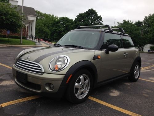 2009 mini cooper hatchback 2-door 1.6l panoroof automatic one owner no reserve