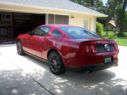 2011 Ford Mustang Premium Package Coupe 2-Door 3.7L, image 5