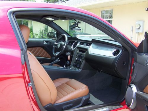 2011 Ford Mustang Premium Package Coupe 2-Door 3.7L, image 6