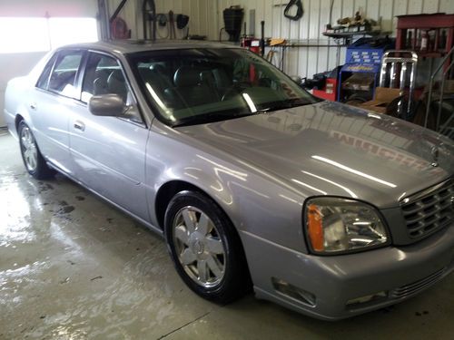 **look 2004 cadillac deville  dts only 68k no reserve  dont pass up** rare color
