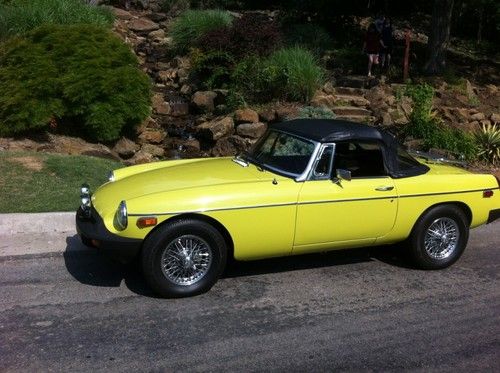 One owner 1975 mgb convertible, affordable classic mg sports car w/ wire wheels