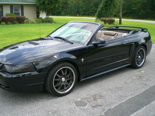 2000 ford mustang convertible