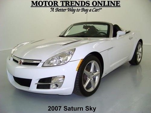 Chrome wheels leather convertible 5 speed cd player 2007 saturn sky 36k