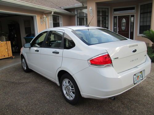 2010 ford focus se local one owner, microsft sync, bluetooth, like new condition
