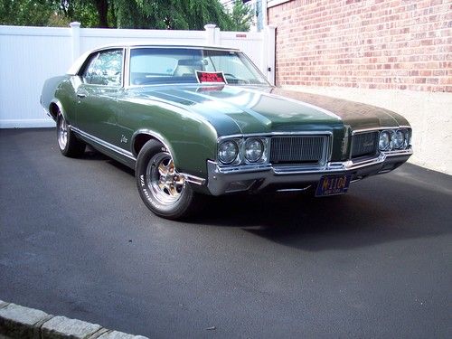 1970 oldsmoblile cutlass supreme coupe -original- 350 4 bbl with a/c , 2 owner