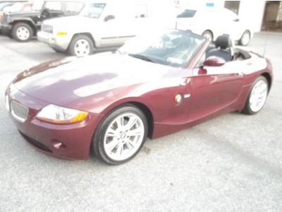 Clean carfax must see convertible power top like new z4 rare find  low miles