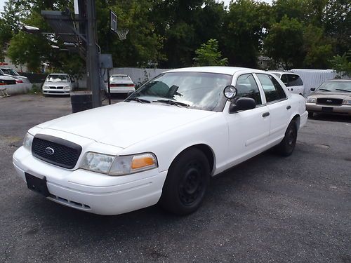 2003 ford crown vip police edition! great driver turn key and go