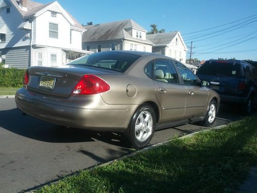 2002 ford taurus ses !!!