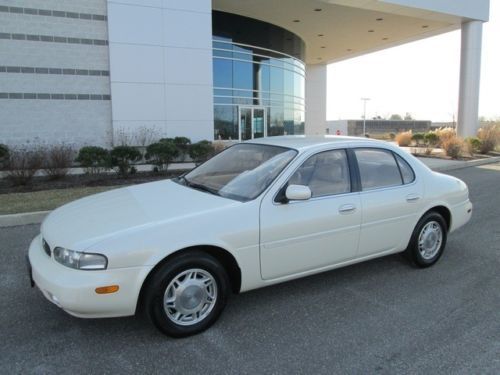 1995 infiniti j30 sedan only 72k miles 1 owner pearl white rare find must see