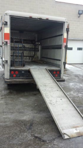 Gmc 3500  box truck (aluminum box and ramp, diesel engine)