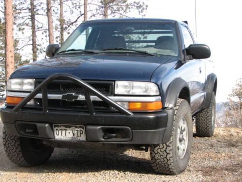 2003 chevy s-10 pickup, zr2 offroad package, 4.3 liter vortec v-6, great shape!