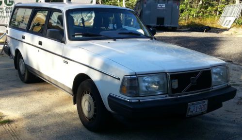 Traditional volvo reliability, rare 5 speed manual 245 dl wagon, original owner!