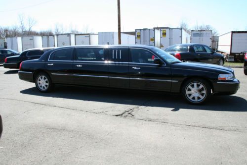 2009 lincoln town car  limo - 6-door/24-hour style 6 passenger dabryan limousine