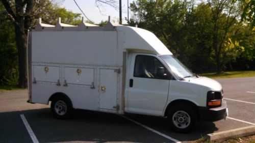 Find used 2004 GMC Savana 3500 Cutaway Enclosed Utility ... Find used 2004 GMC Savana 3500 Cutaway Enclosed Utility ...