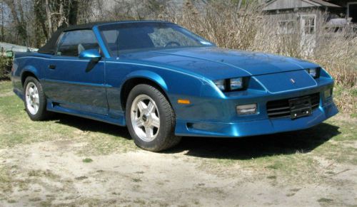 Convertible&gt;bright teal metalic&gt;excellent condition&gt;low milage&gt;v8&gt; garaged