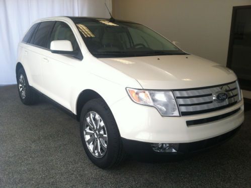 White awd suv tan leather interior navigation sunroof carfax two owners
