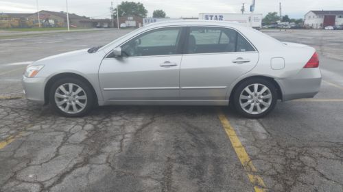 2006 honda accord v6  for sale by owner. excellent condition, rebuilt title.