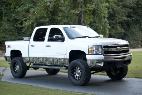 2009 chevrolet silverado 1500 lt crew cab pickup 4-door 5.3l z71 4x4 lifted