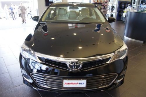 2013 Toyota XLE, image 2