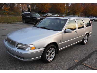 2000 volvo v70 wagon only 97k! make an offer!