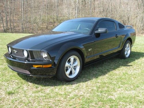 Super nice beautiful ***(low miles)2007 ford mustang gt !!!extra clean!!!