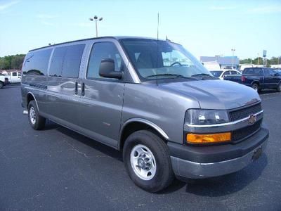 Rare 2012 chevy express 2lt g3500 15 passenger duramax diesel very well equipped