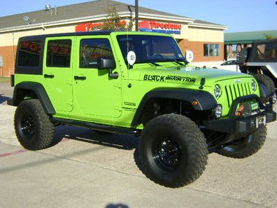 Gecko green rock crawler custom 4x4 jeep wrangler unlimited 4x4
