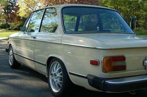 1974 bmw 2002 base sedan 2-door 2.0l